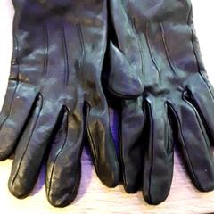 إكسسوارات الملابس، كما تم الإبلاغ عنه بواسطة EBS Tramplein عبر iLost