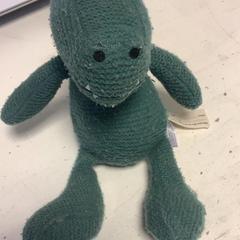 ぬいぐるみ Groene dino がiLostで Artis によって報告されました