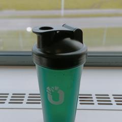 Groene Mixbeker Fitness, jak nahlášeno Connexxion Amstelland-Meerlanden Schiphol Noord pomocí iLost