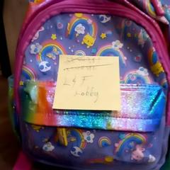 Táska, amint azt Leonardo Royal Hotel Amsterdam az iLost segítségével jelentette.