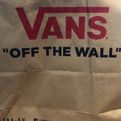 Purchase vans, zgłoszono przez Designer Outlet Roermond przy użyciu iLost