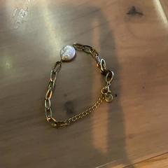 Armband, gemeldet von MEININGER Hotel Köln West über iLost