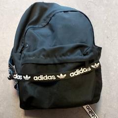Backpack - zwart Adidas, as reported by Centraal magazijn using iLost