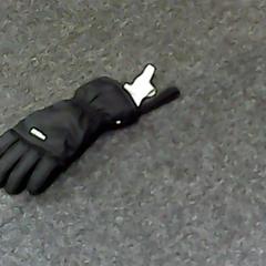 Kesztyű zwart, amint azt SnowWorld Landgraaf az iLost segítségével jelentette.