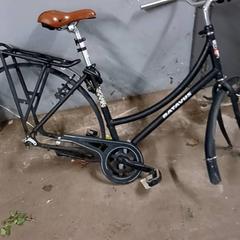 Kvinners sykkel Batavus Zwart, som rapportert av Fietsdepot Hasselt ved bruk av iLost