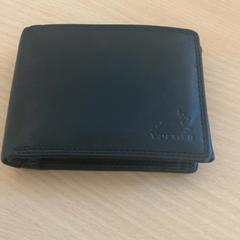 Geldbörsen, gemeldet von Schönbrunn "Group Center" über iLost