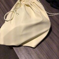 Táska met schoenen, amint azt Van der Valk Hotel Zwolle az iLost segítségével jelentette.