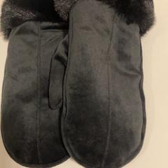 Handschuhe Black, gemeldet von TU/e - Receptie Atlas über iLost