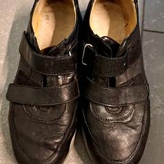 Buty zwarte, zgłoszono przez Ziekenhuis Oost-Limburg przy użyciu iLost