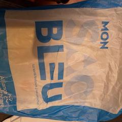 Bossa papier bleue et blanc, segons ha informat TCL mitjançant iLost