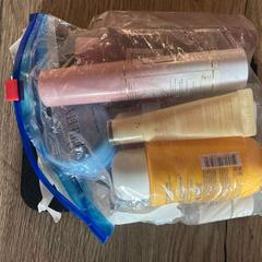 メイクアップ Yellow がiLostで Vienna House Easy by Wyndham Amsterdam Airport によって報告されました