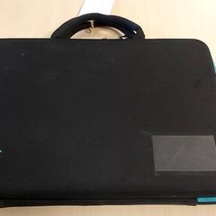 노트북 가방 Muazes, iLost를 사용하여 Regio Oost-Vlaanderen에 보고됨