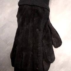 Handschoenen Zwart, zoals gemeld door Arriva Friesland / Groningen met iLost