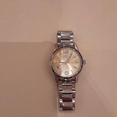 Rellotge, segons ha informat Van der Valk Hotel Schiphol mitjançant iLost