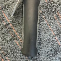 Vizesüveg Zwart, amint azt Connexxion Amstelland-Meerlanden Schiphol Noord az iLost segítségével jelentette.