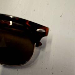 サングラス がiLostで GVB によって報告されました