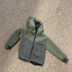 İLost kullanarak Burgers' Zoo tarafından bildirildiği gibi Jas groen/zwart