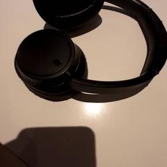 Headphones, as reported by Campus Den Haag using iLost