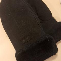 İLost kullanarak Universiteitsbibliotheek (Witte Singel) tarafından bildirildiği gibi Eldivenler Black