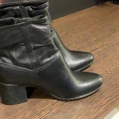 Tacones Zwart-060626-TWIGS, ha sido reportado por Ziggo Dome con iLost