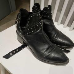Black Ankle Boots, gisa salatu by MEININGER Hotel Bruxelles Gare du Midi iLost erabiliz