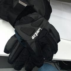 Handschoenen, as reported by SnowWorld Landgraaf using iLost