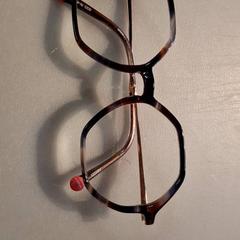 Okulary, zgłoszono przez IKEA Hénin-Beaumont przy użyciu iLost