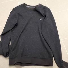 Kleding - Pull, rapporterat av Centraal magazijn med iLost