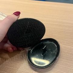 Haarbürste Zwart, gemeldet von Van der Valk Hotel Deventer über iLost