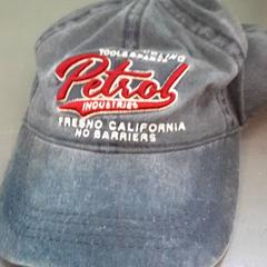 キャップ & キャップ がiLostで Diergaarde Blijdorp によって報告されました