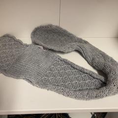 Teddy sjaal Prenatal grijze sjaal, amint azt IKEA Utrecht az iLost segítségével jelentette.