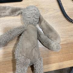 Peluche, a été signalé par Designer Outlet Roosendaal utilisant iLost