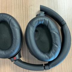 Auscultadores, como reportado por Connexxion Amstelland-Meerlanden Schiphol Zuid utilizando o iLost