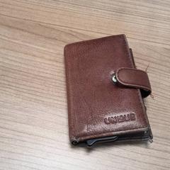 Brieftasche, gemeldet von Transdev Hoeksche Waard Goeree Overflakkee über iLost