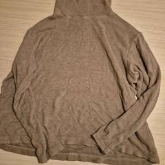 セーター brown がiLostで Amsterdam ID Aparthotel によって報告されました