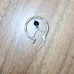 Earring, as reported by Qbuzz DMG using iLost