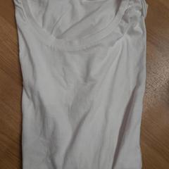 T skjorte, som rapportert av IKEA Brno ved bruk av iLost