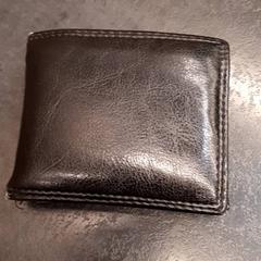 Peňaženka, ako bolo nahlásené Rotterdam The Hague Airport pomocou iLost