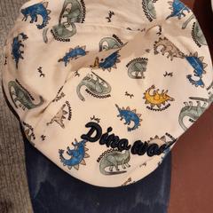 Čiapka blanche et bleu marine, ako bolo nahlásené TCL pomocou iLost