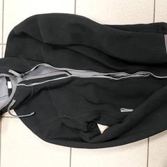 Kleding - Hoody met rits, a été signalé par Centraal magazijn utilisant iLost