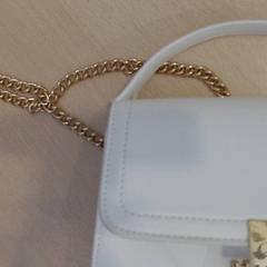 Handbag, as reported by Walibi Holland using iLost