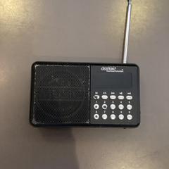 Radio, som rapportert av MEININGER Hotel Berlin "Mitte" Humboldthaus ved bruk av iLost