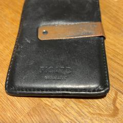 Card holder Kaarthoude, as reported by Designer Outlet Roermond using iLost