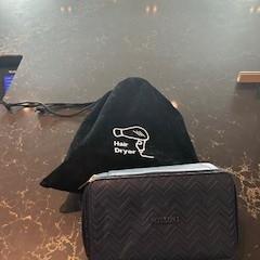 İLost kullanarak Van der Valk Hotel Veenendaal tarafından bildirildiği gibi Saç kurutma makinesi & Makyaj çantası