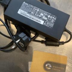 Adapter Computer adapter, rapporterat av MEININGER Hotel Leipzig Hauptbahnhof med iLost