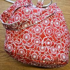 Táska, amint azt GVB az iLost segítségével jelentette.