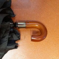 Składany parasol noir, zgłoszono przez TCL przy użyciu iLost