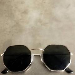 Zonnebril がiLostで Pathé Scheveningen によって報告されました