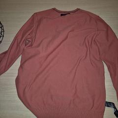 Tröja, rapporterat av Amsterdam ID Aparthotel med iLost