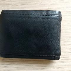 Portafoglio Beletse Asfaha, come riportato da Centraal magazijn utilizzando iLost